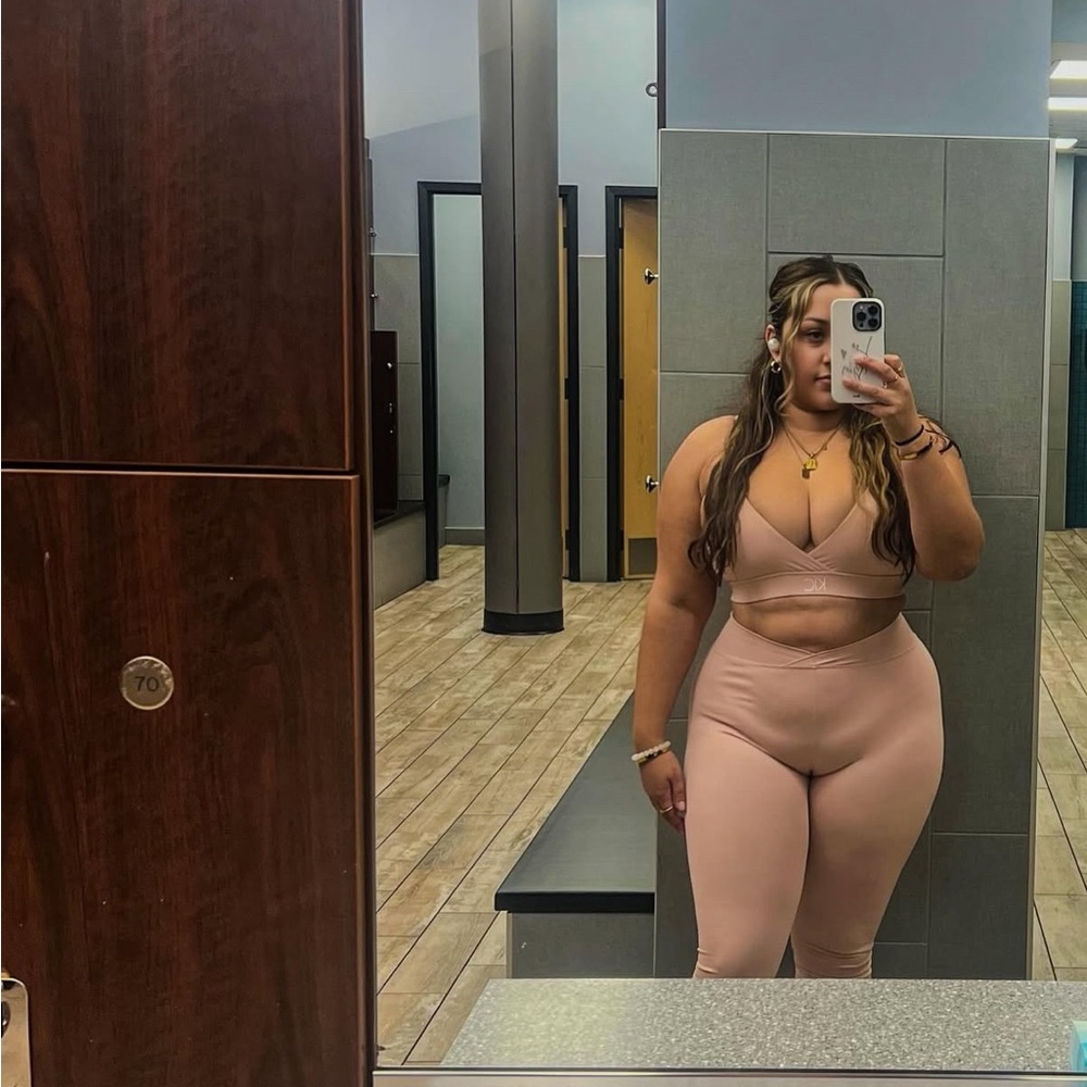 SOLD ‼️ Women's Pink Workout Set